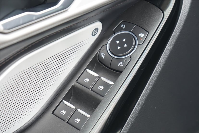 2022 Ford Explorer Hybrid - Image 19