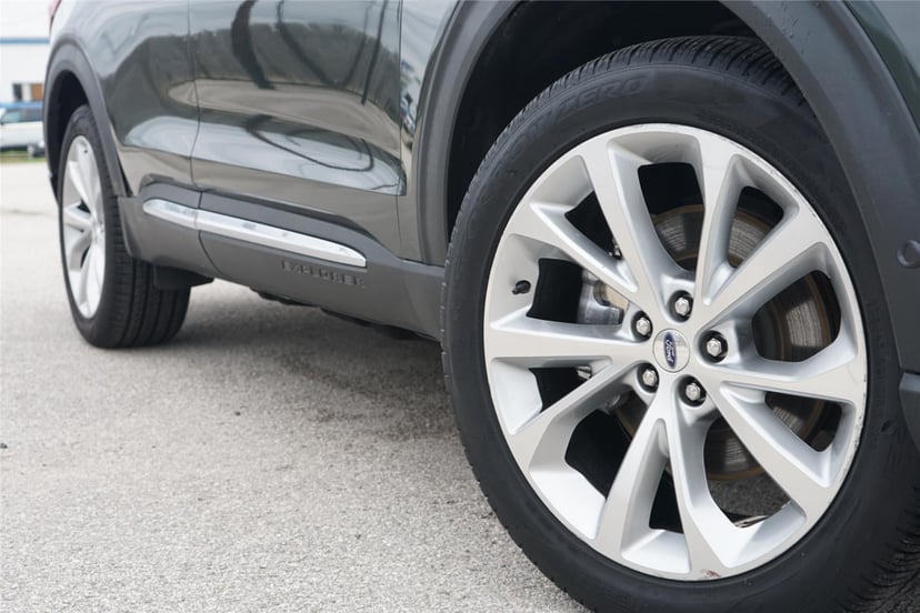 2022 Ford Explorer Hybrid - Image 2