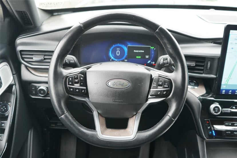 2022 Ford Explorer Hybrid - Image 25