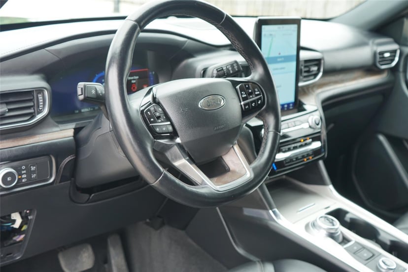 2022 Ford Explorer Hybrid - Image 9