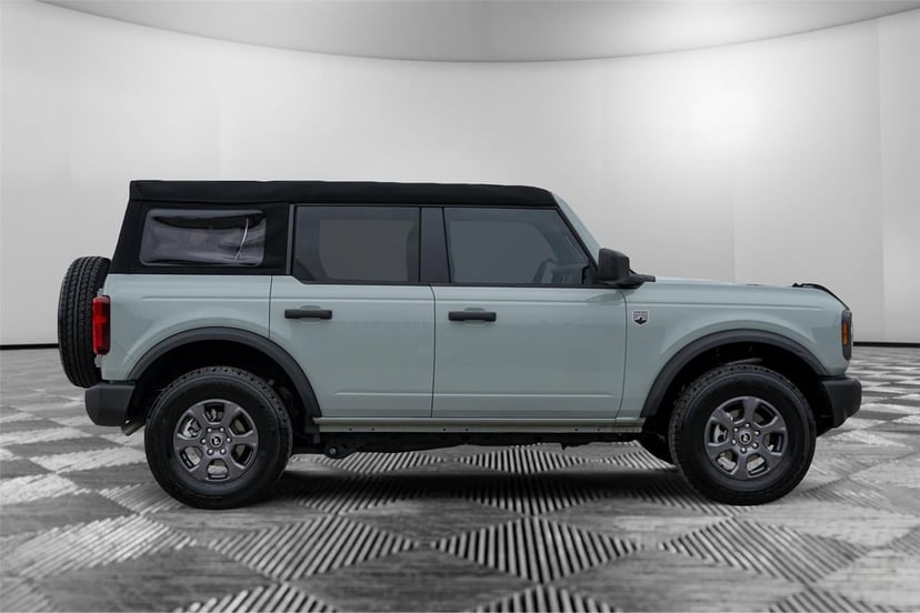 2024 Ford Bronco - Image 3