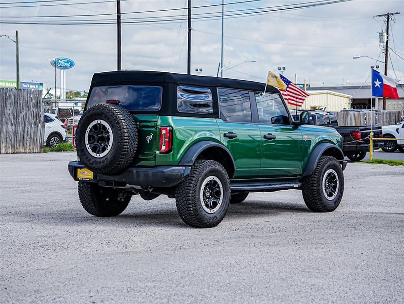 2023 Ford Bronco - Image 4
