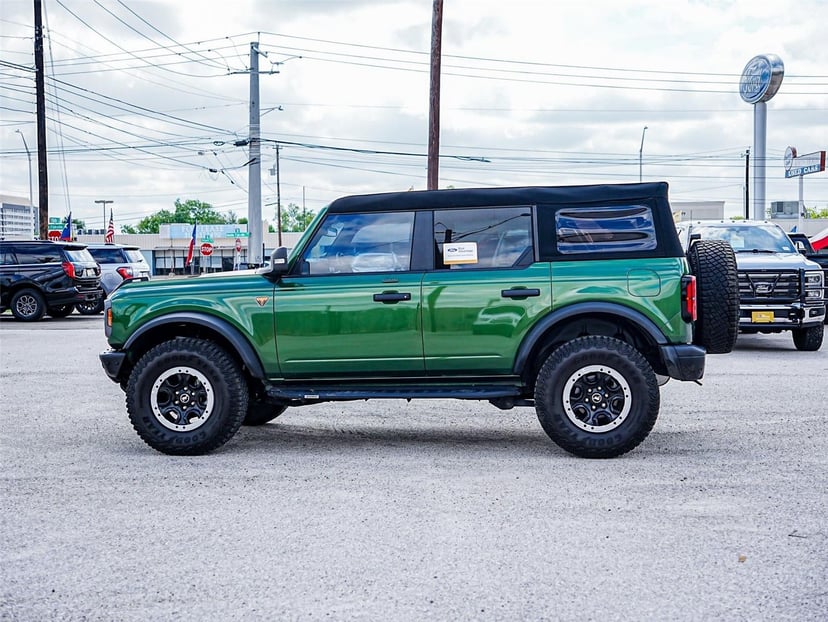 2023 Ford Bronco - Image 6