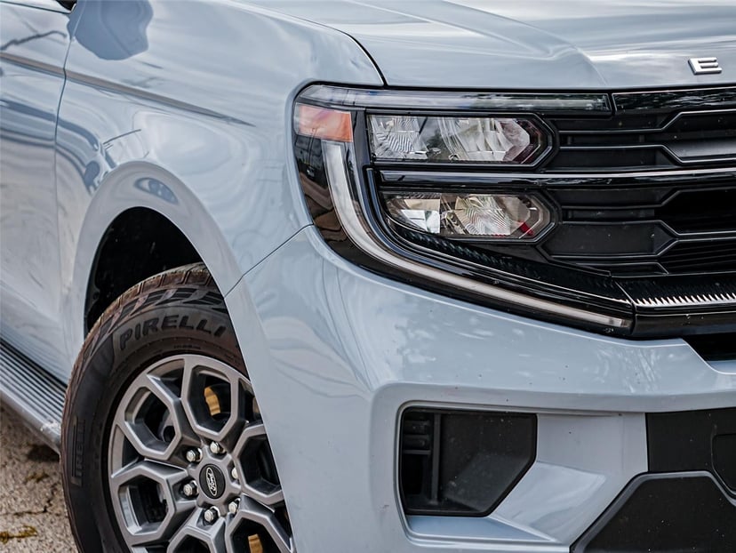 2025 Ford Expedition - Image 3