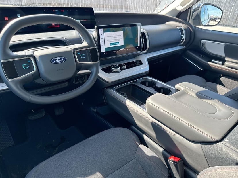 2025 Ford Expedition - Image 29