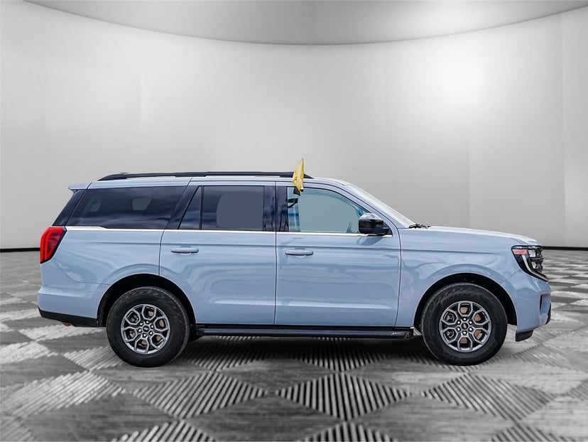 2025 Ford Expedition - Image 4