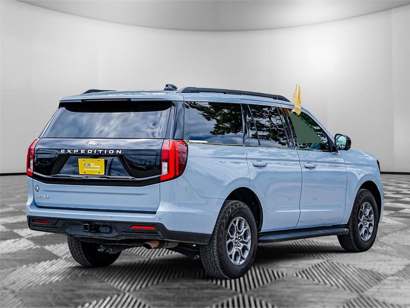 2025 Ford Expedition - Image 5