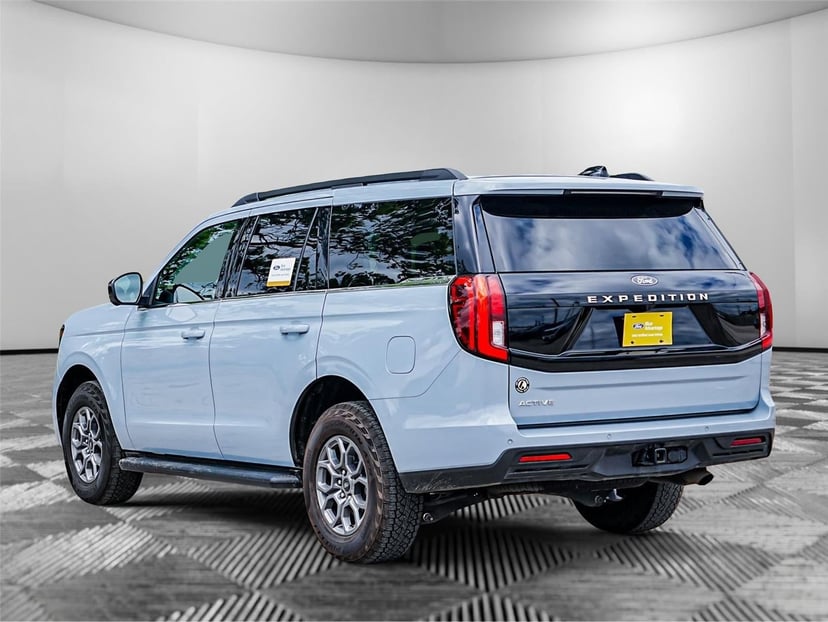 2025 Ford Expedition - Image 6