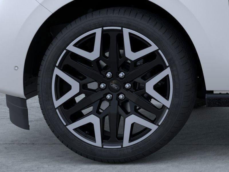 2025 Ford Expedition - Image 19
