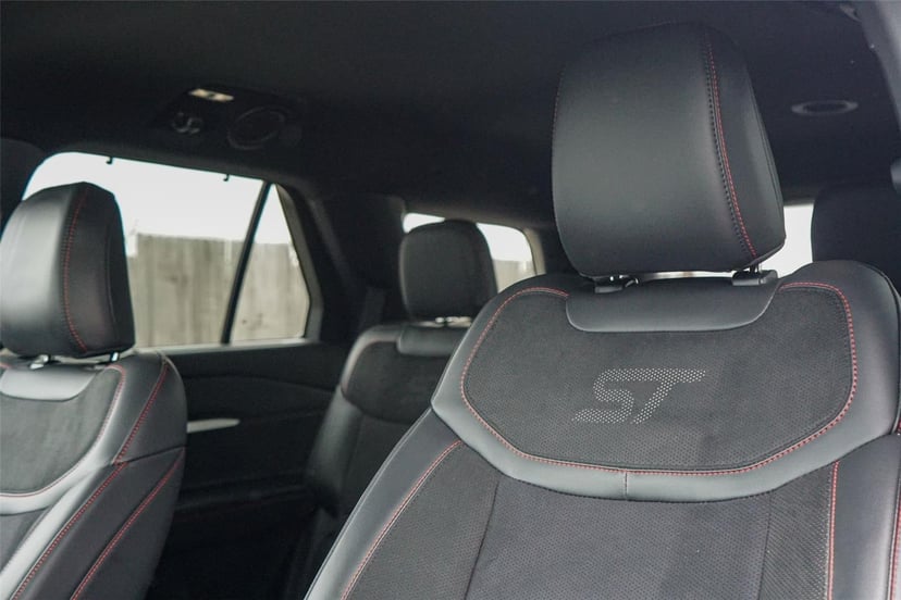 2025 Ford Explorer - Image 11