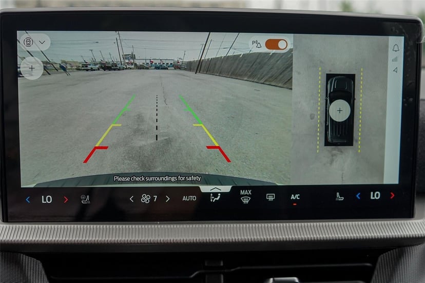 2025 Ford Explorer - Image 12