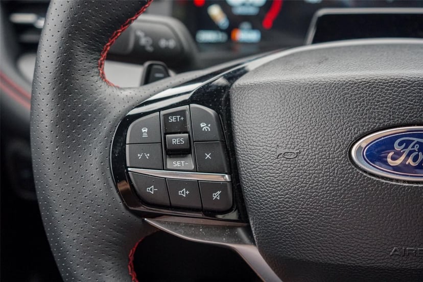 2025 Ford Explorer - Image 17
