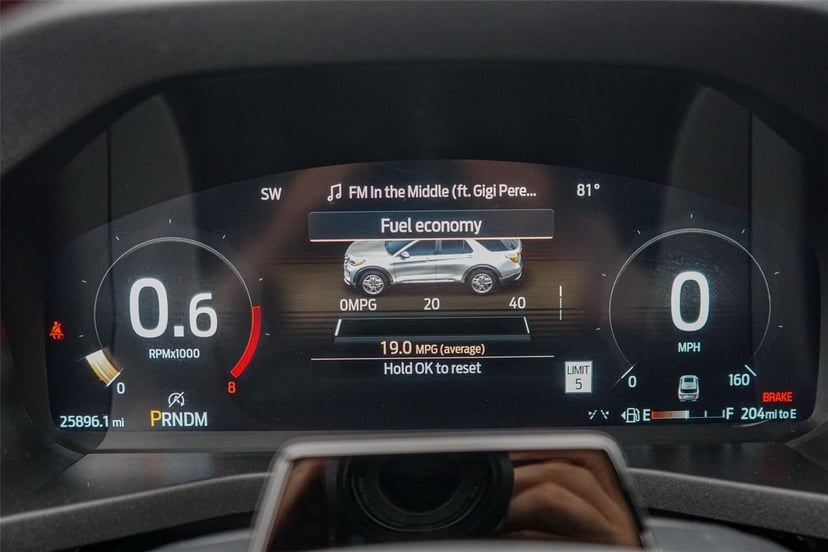 2025 Ford Explorer - Image 18