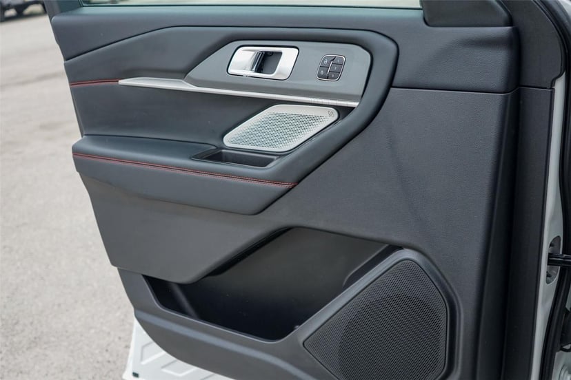 2025 Ford Explorer - Image 19