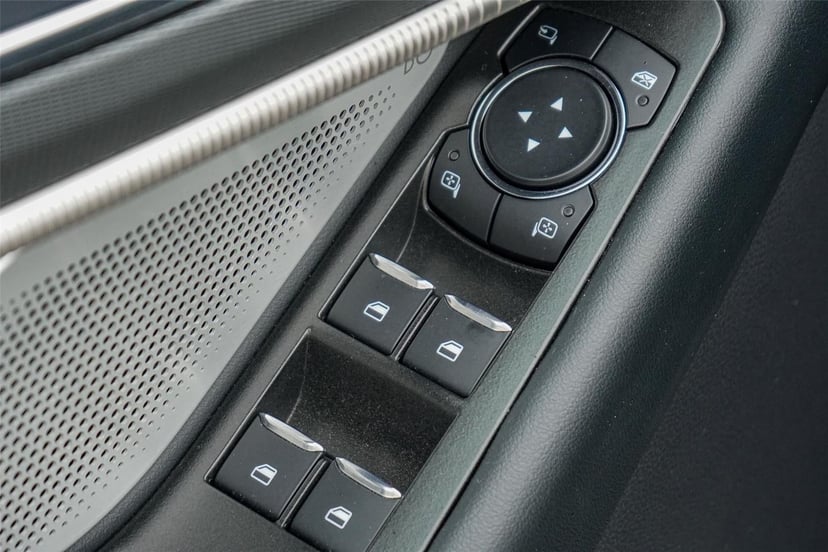 2025 Ford Explorer - Image 20