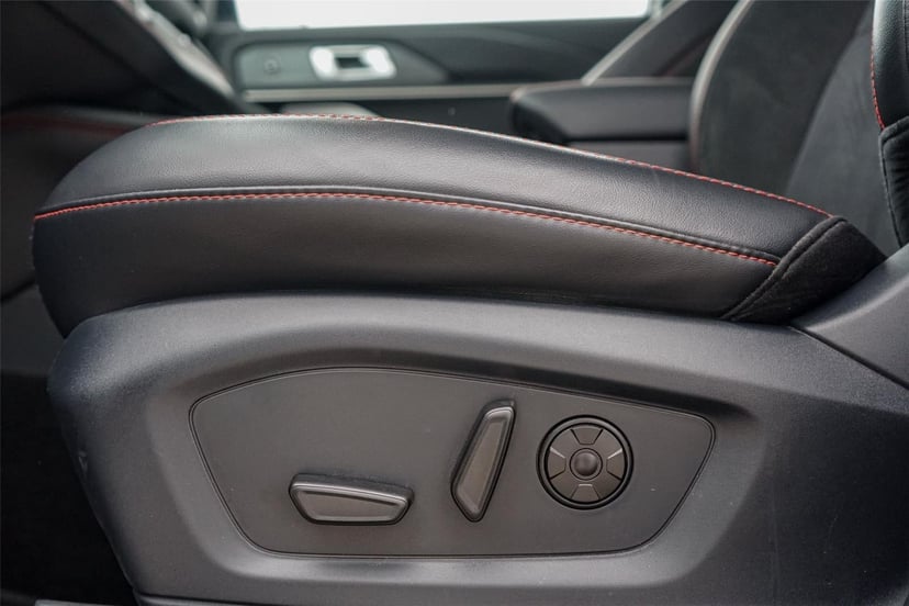 2025 Ford Explorer - Image 21