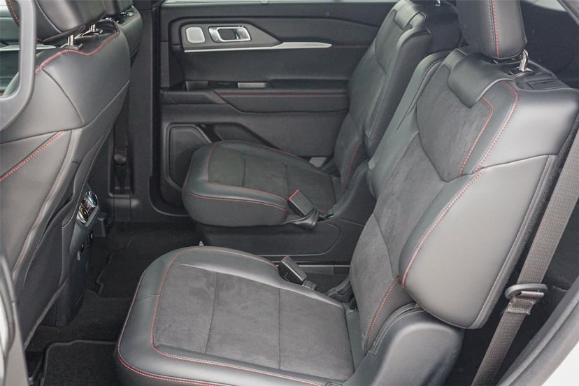2025 Ford Explorer - Image 23
