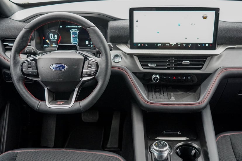2025 Ford Explorer - Image 25