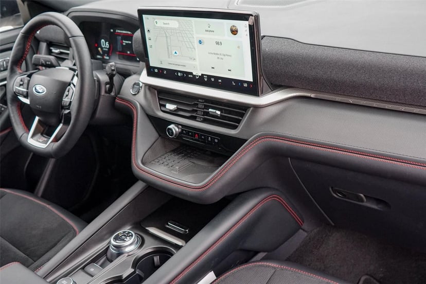2025 Ford Explorer - Image 28