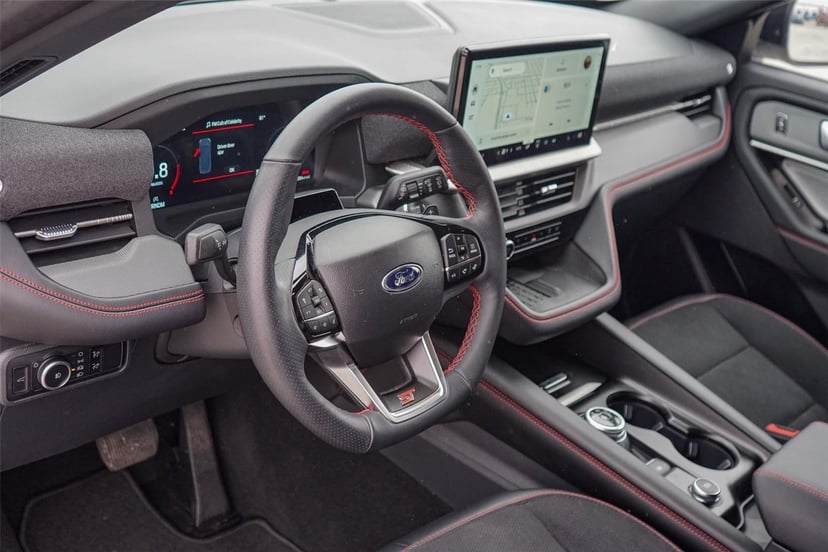 2025 Ford Explorer - Image 9