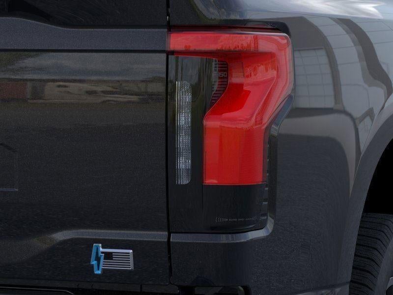 2025 Ford F-150 Lightning - Image 21