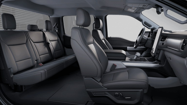 2025 Ford F-150 Lightning - Image 27
