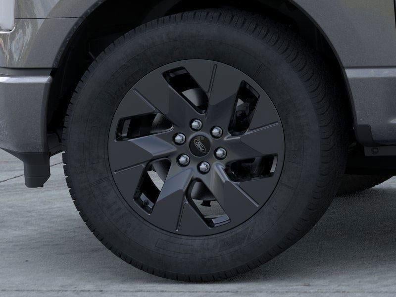 2025 Ford F-150 Lightning - Image 19