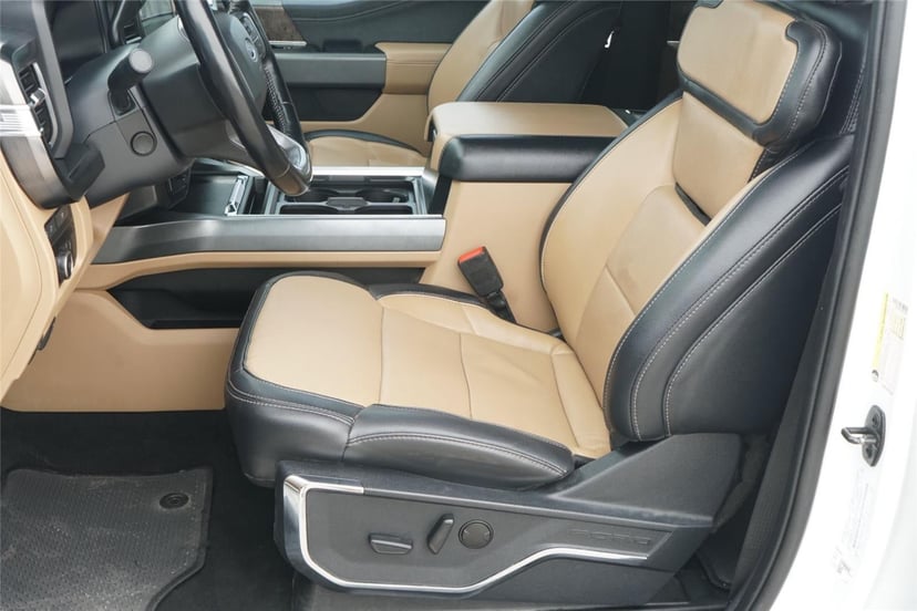 2023 Ford Super Duty F-450 - Image 10