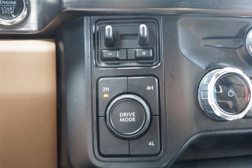 2023 Ford Super Duty F-450 - Image 14