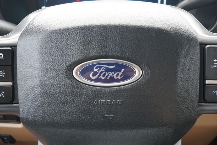 2023 Ford Super Duty F-450 - Image 15