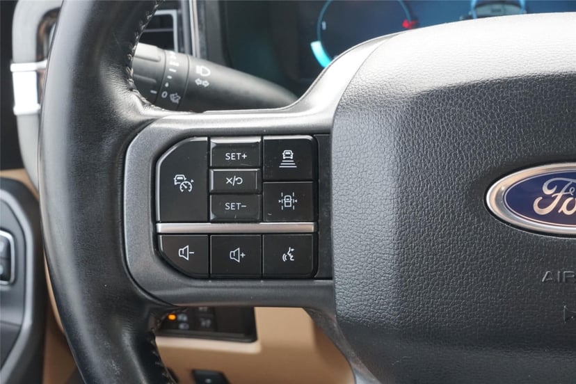 2023 Ford Super Duty F-450 - Image 17