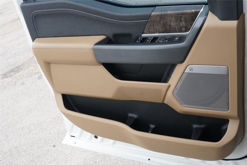 2023 Ford Super Duty F-450 - Image 19