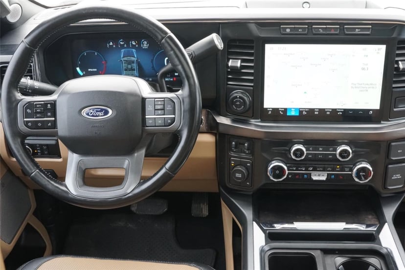 2023 Ford Super Duty F-450 - Image 25