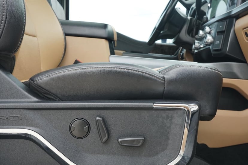 2023 Ford Super Duty F-450 - Image 29