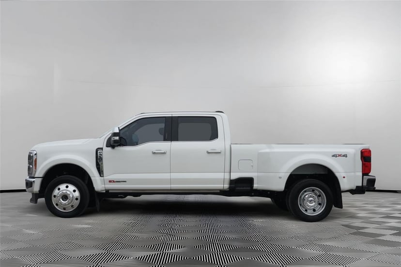 2023 Ford Super Duty F-450 - Image 7