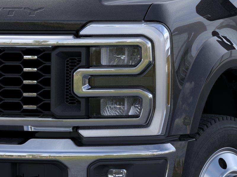 2026 Ford Super Duty F-450 - Image 12