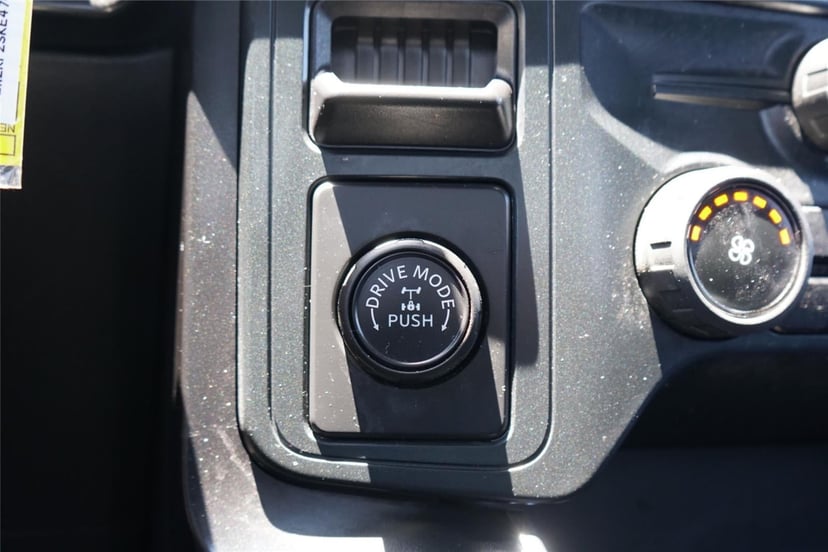 2025 Ford F-150 - Image 14