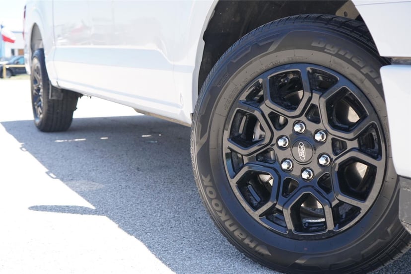 2025 Ford F-150 - Image 2