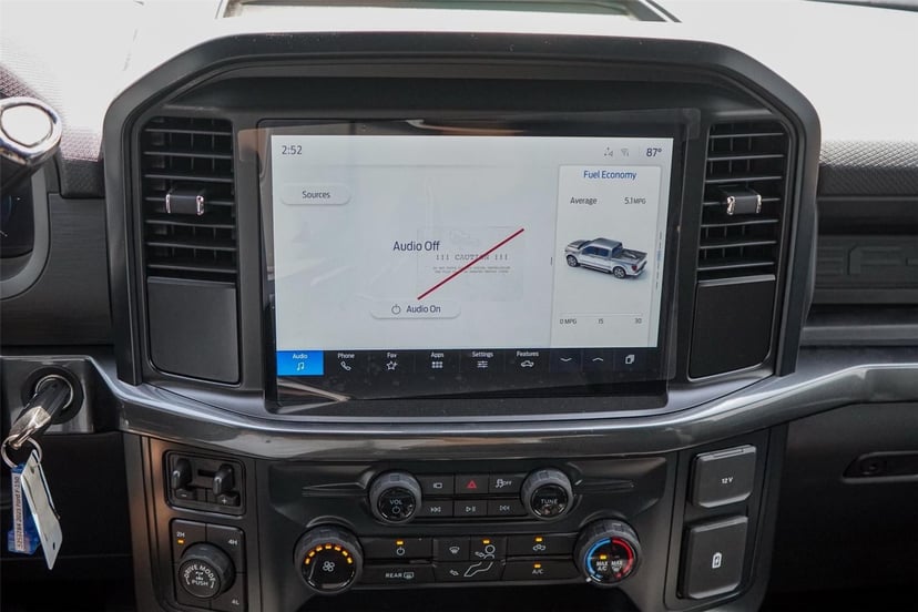 2025 Ford F-150 - Image 13