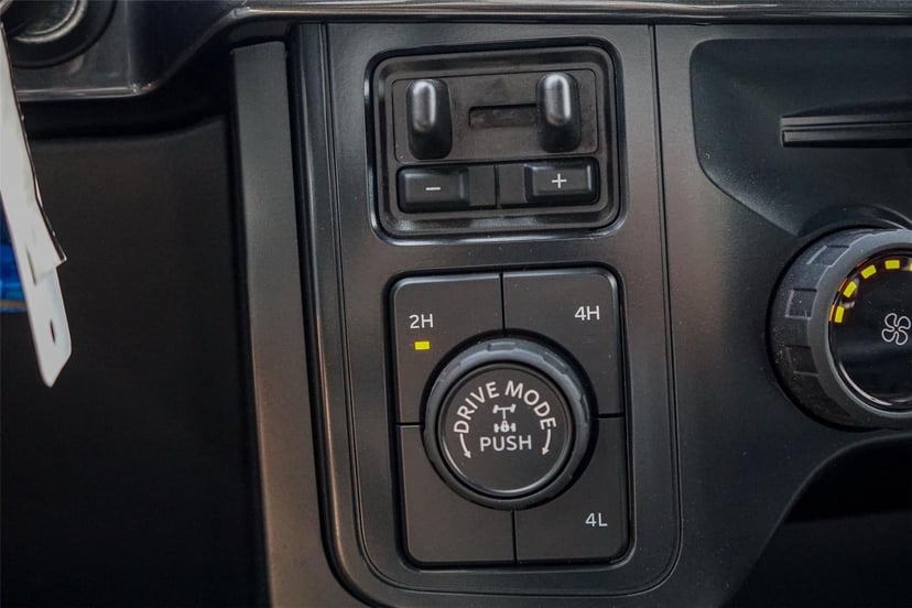2025 Ford F-150 - Image 14