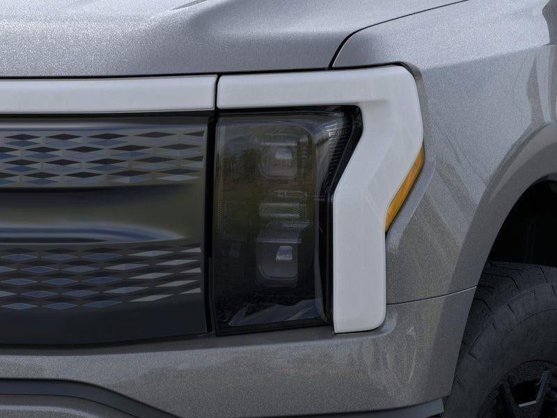 2025 Ford F-150 Lightning - Image 18