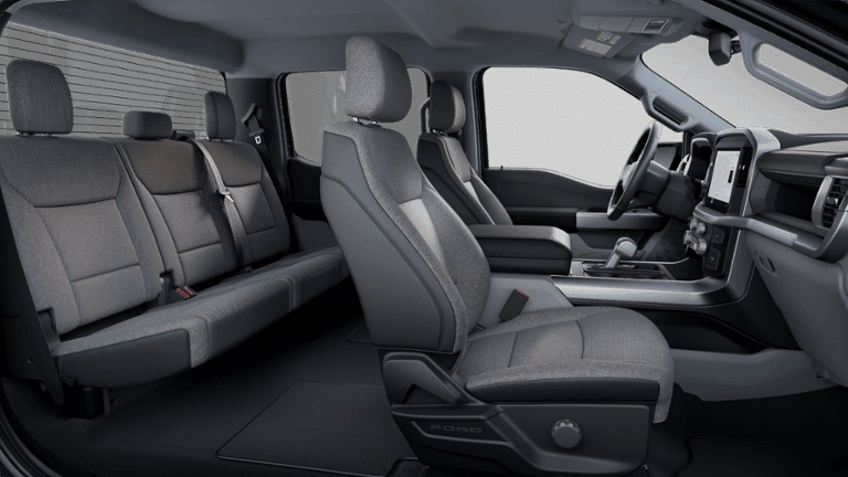 2025 Ford F-150 Lightning - Image 27