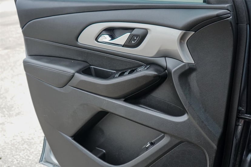 2023 Chevrolet Traverse - Image 19