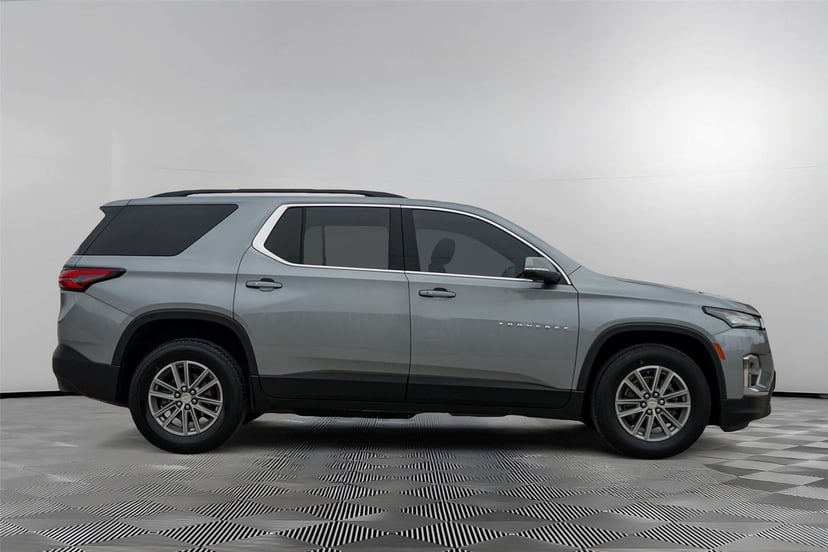 2023 Chevrolet Traverse - Image 4