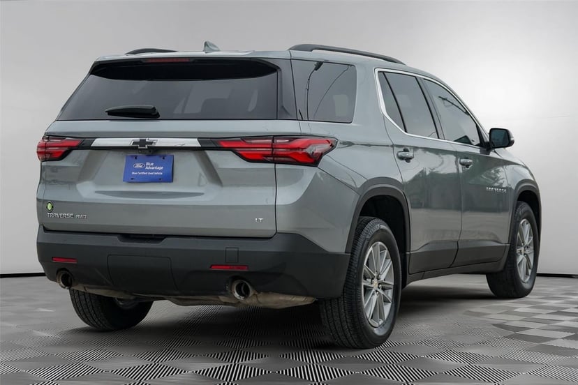 2023 Chevrolet Traverse - Image 5