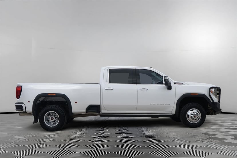 2022 GMC Sierra 3500HD - Image 4