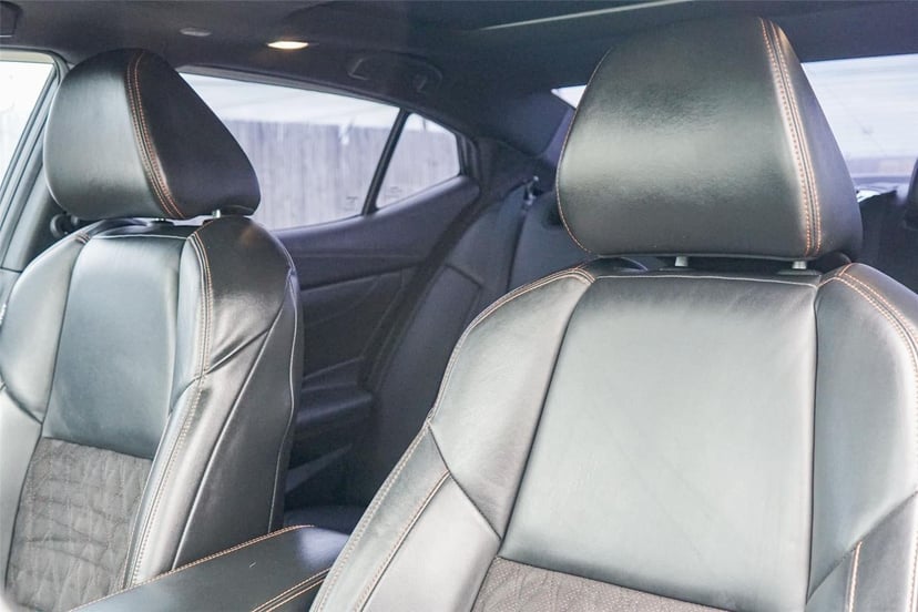 2019 Nissan Maxima - Image 11