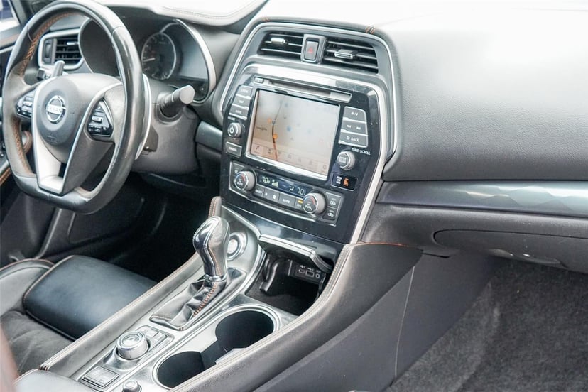 2019 Nissan Maxima - Image 28