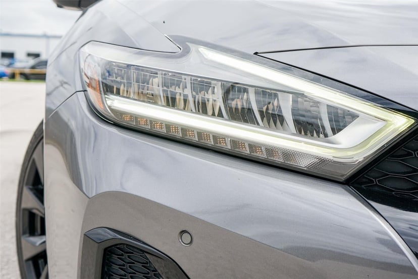 2019 Nissan Maxima - Image 3