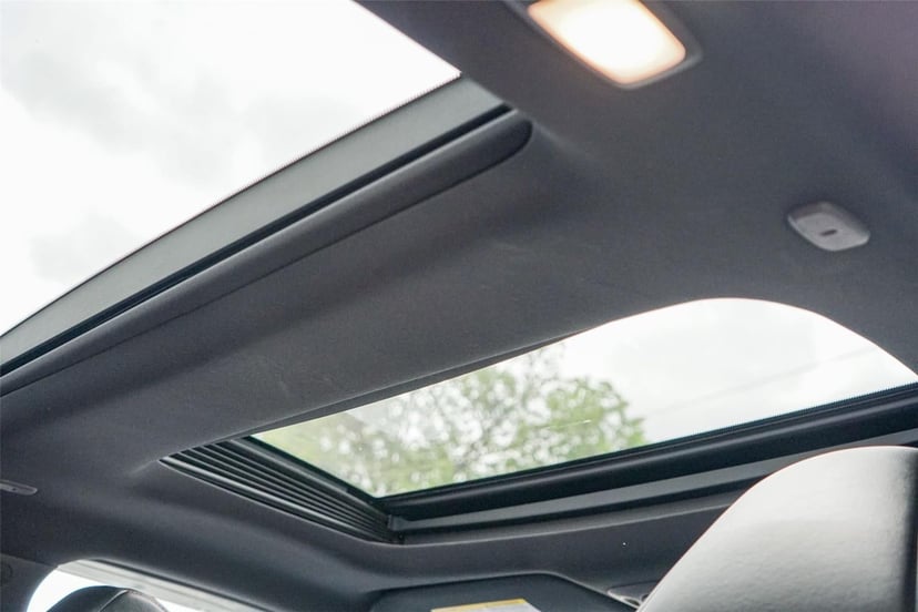 2019 Nissan Maxima - Image 31